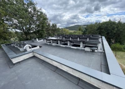 Installation de 44m2 de panneaux photovoltaïques sur toit terrasse - Saint-Forgeux